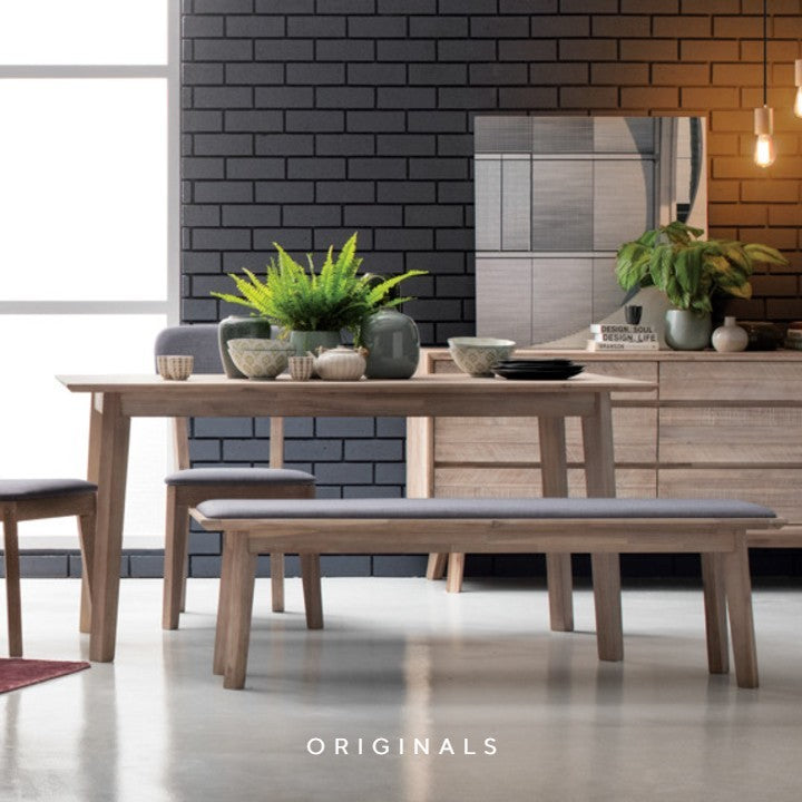 FERNANDES Scandinavian Solid Wood Dining Table