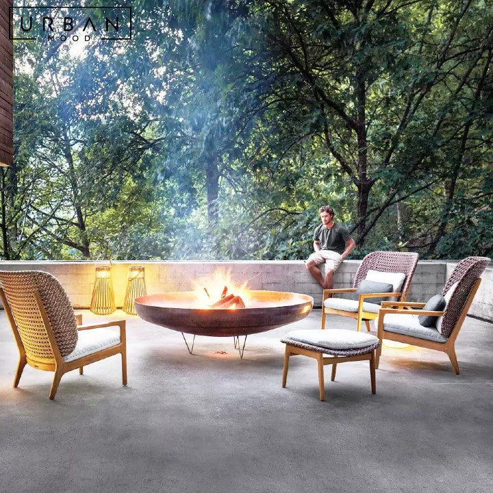 OTIENO Modern Outdoor Solid Wood Lounge Chair