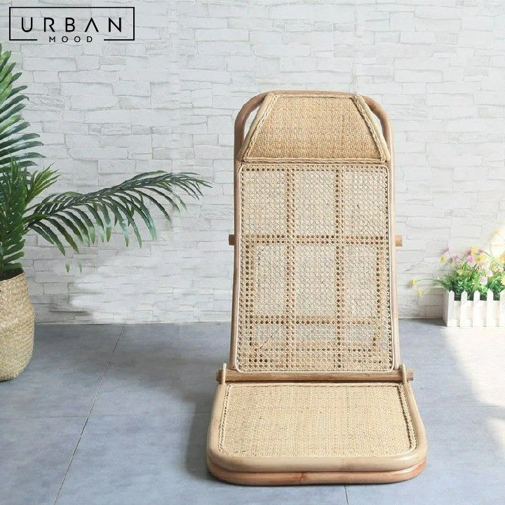 SAYSON Rustic Rattan Folding Deck Chair