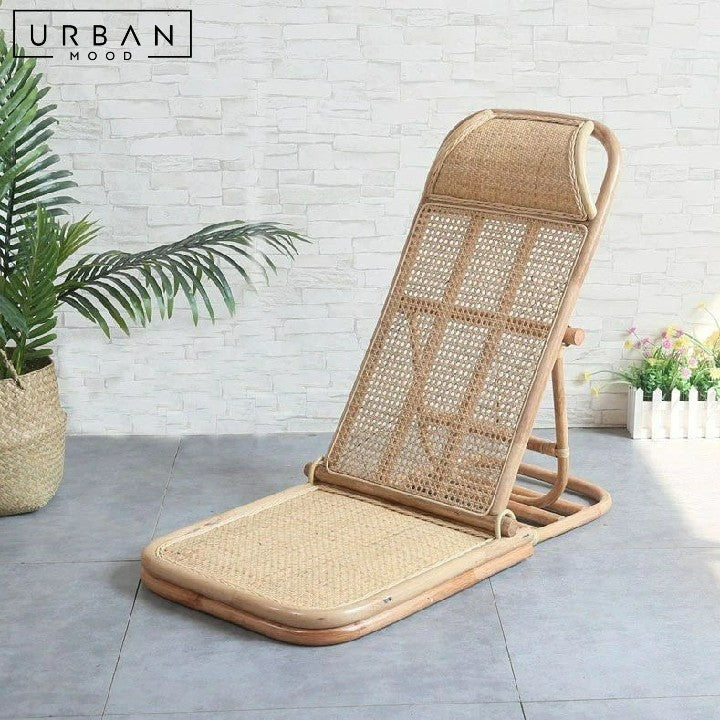 SAYSON Rustic Rattan Folding Deck Chair