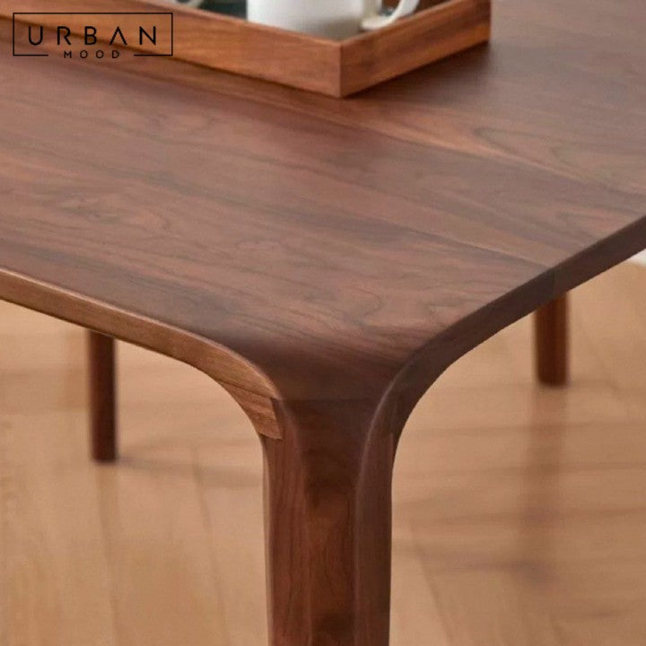 URQUIZA Modern Solid Wood Dining Table