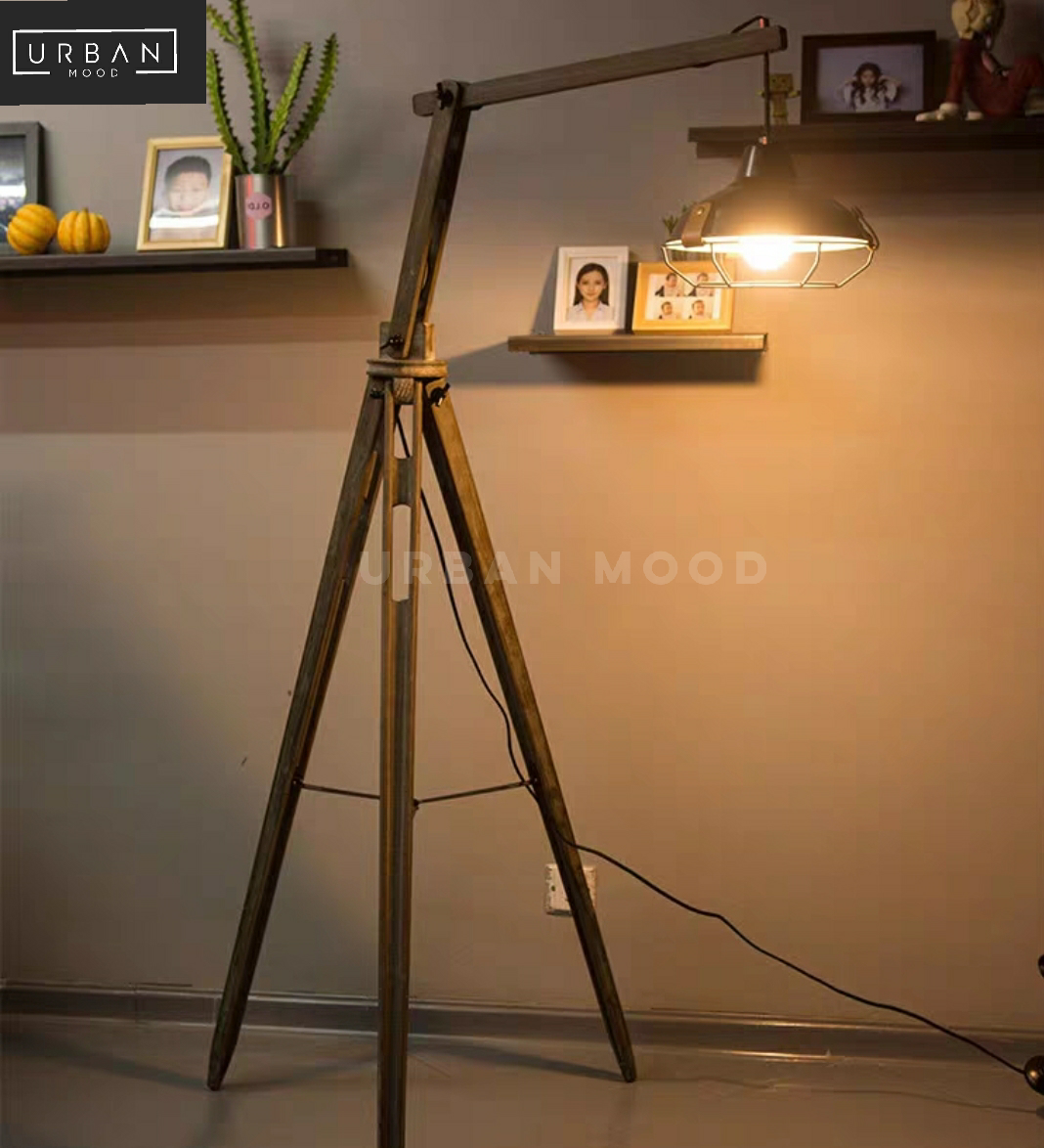 HENLEY Vintage Tripod Floop Lamp