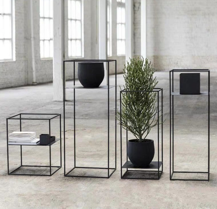 NOAH Minimalist Wireframe Metal Planter